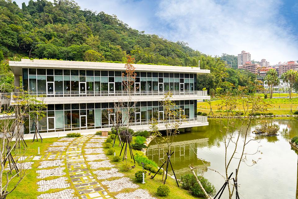 國立政治大學湖濱小屋外觀